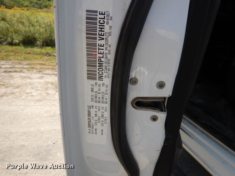 image for item DH0067 2014 Dodge Ram 5500HD  Crew Cab flatbed truck