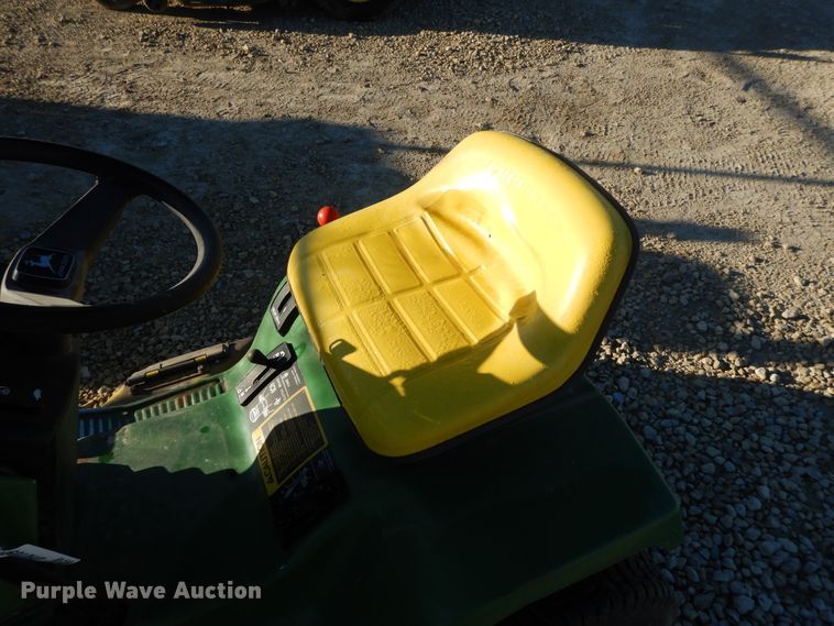 image for item DH0109 John Deere 160 lawn mower