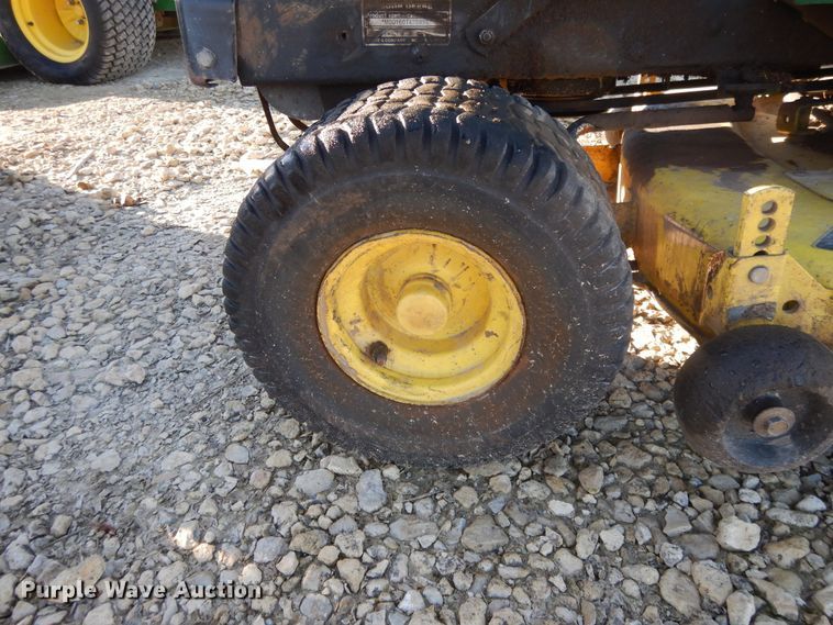 image for item DH0109 John Deere 160 lawn mower