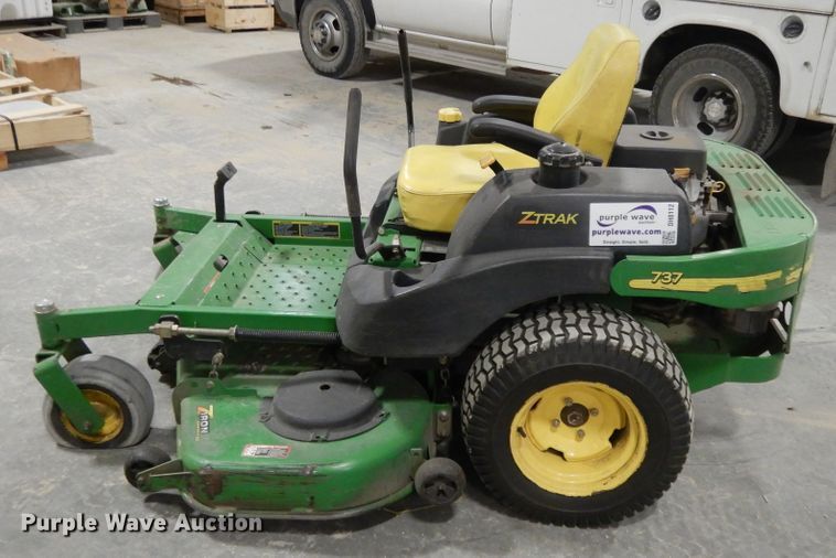 image for item DH0112 John Deere Ztrak 737 ZTR lawn mower
