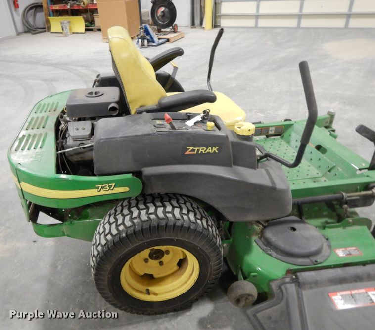 image for item DH0112 John Deere Ztrak 737 ZTR lawn mower