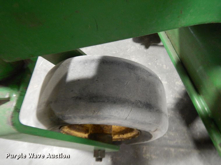 image for item DH0112 John Deere Ztrak 737 ZTR lawn mower