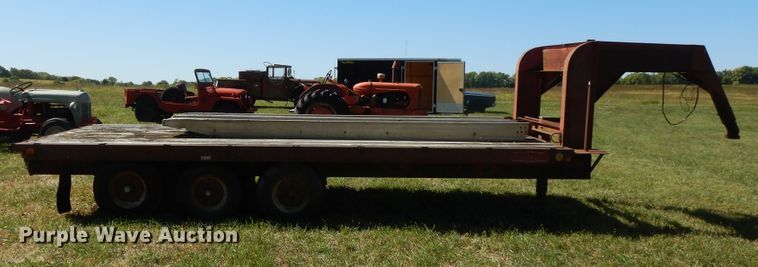 image for item DH0122 1977 Hillsboro equipment trailer