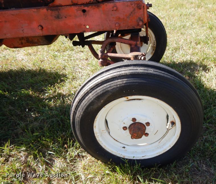image for item DH0125 Allis Chalmers  tractor