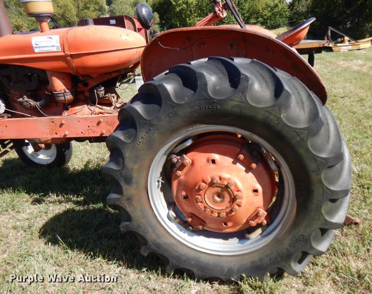 image for item DH0125 Allis Chalmers  tractor