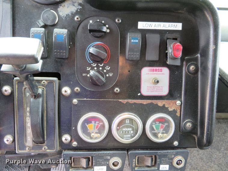 image for item DH1202 2004 Freightliner MT45  delivery truck