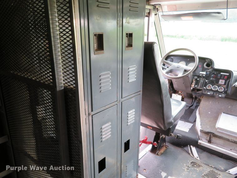 image for item DH1202 2004 Freightliner MT45  delivery truck