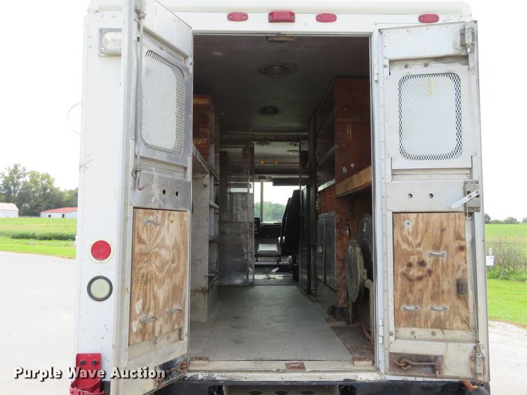 image for item DH1202 2004 Freightliner MT45  delivery truck