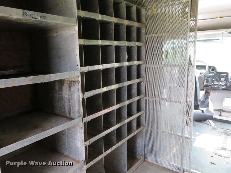 image for item DH1202 2004 Freightliner MT45  delivery truck