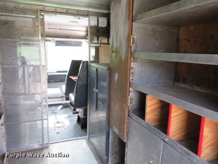 image for item DH1202 2004 Freightliner MT45  delivery truck