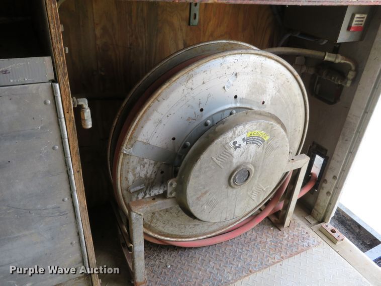 image for item DH1202 2004 Freightliner MT45  delivery truck