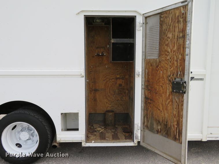 image for item DH1202 2004 Freightliner MT45  delivery truck