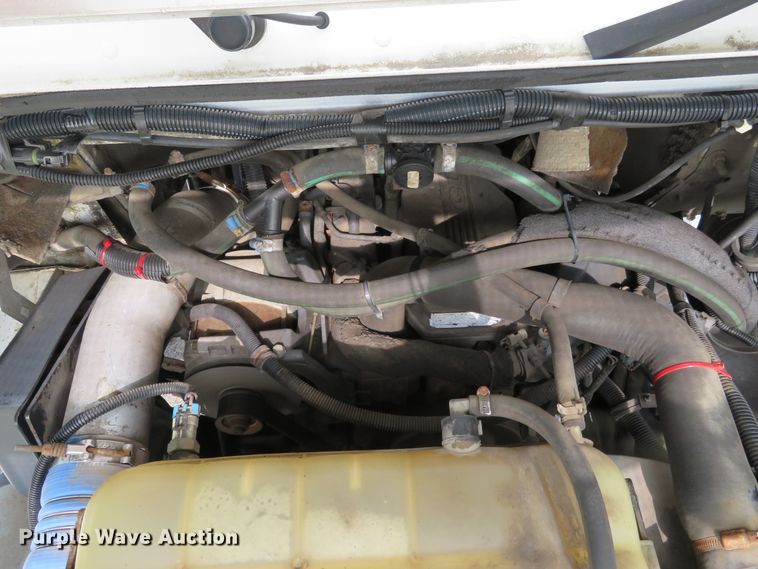 image for item DH1202 2004 Freightliner MT45  delivery truck