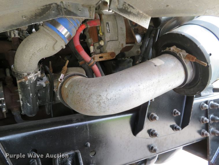 image for item DH1202 2004 Freightliner MT45  delivery truck