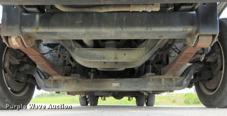 image for item DH1202 2004 Freightliner MT45  delivery truck