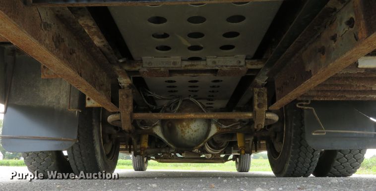 image for item DH1202 2004 Freightliner MT45  delivery truck