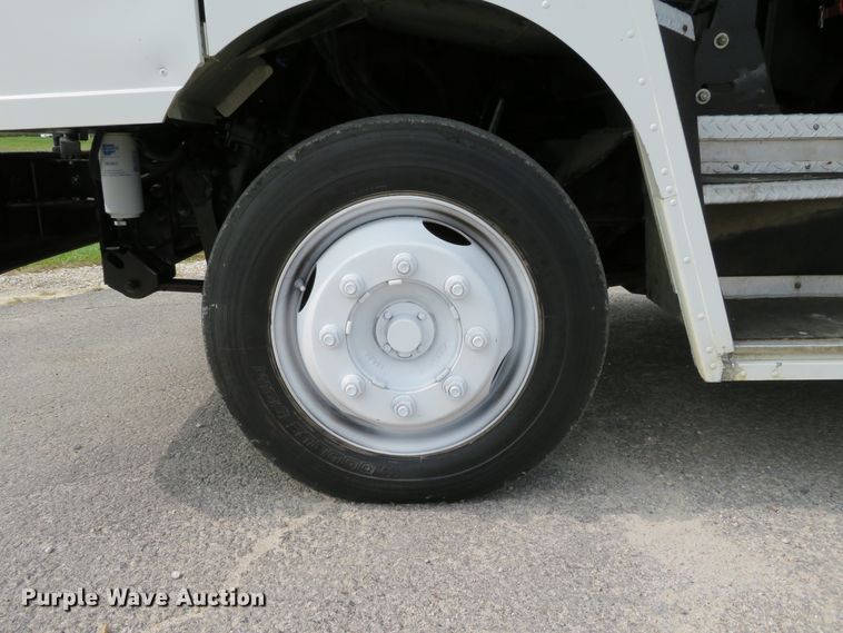 image for item DH1202 2004 Freightliner MT45  delivery truck