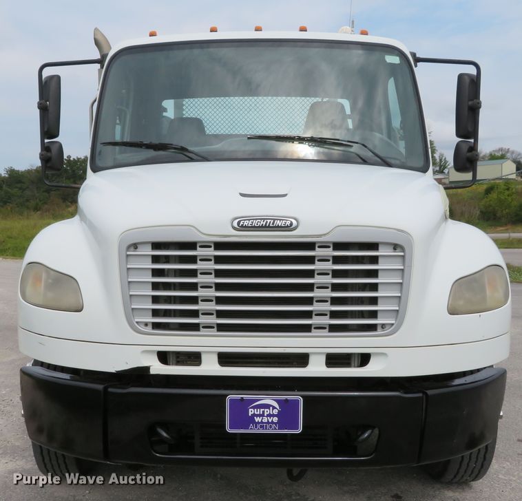 image for item DH1225 2010 Freightliner Business Class M2  utility truck