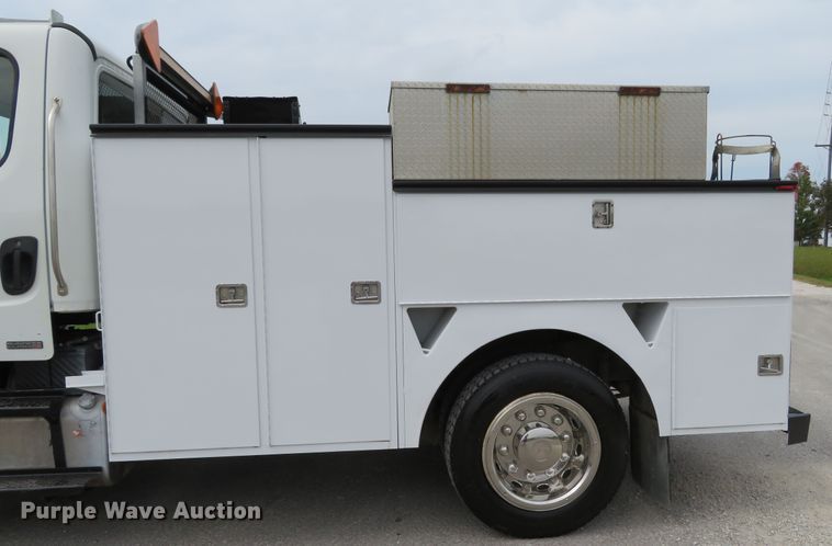 image for item DH1225 2010 Freightliner Business Class M2  utility truck