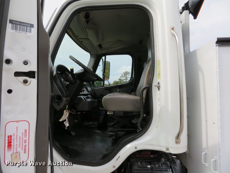 image for item DH1225 2010 Freightliner Business Class M2  utility truck