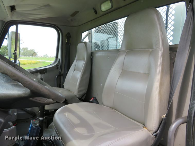 image for item DH1225 2010 Freightliner Business Class M2  utility truck