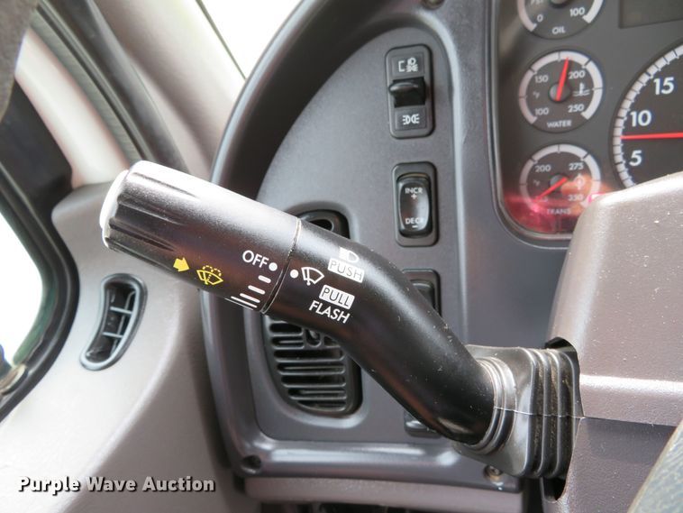 image for item DH1225 2010 Freightliner Business Class M2  utility truck