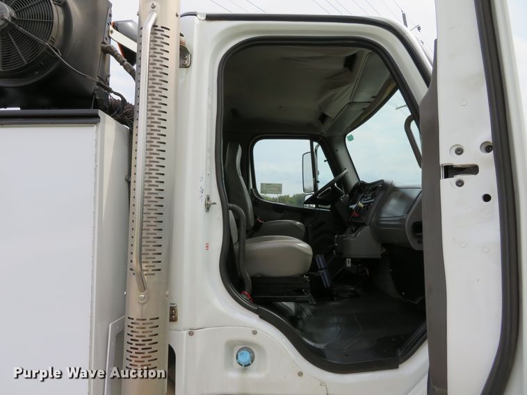 image for item DH1225 2010 Freightliner Business Class M2  utility truck
