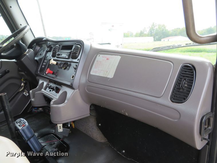 image for item DH1225 2010 Freightliner Business Class M2  utility truck