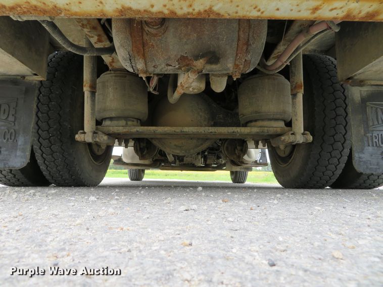 image for item DH1225 2010 Freightliner Business Class M2  utility truck