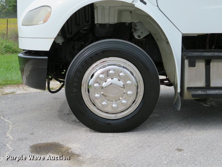 image for item DH1225 2010 Freightliner Business Class M2  utility truck