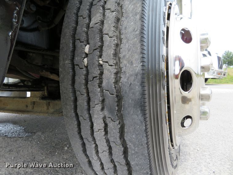 image for item DH1225 2010 Freightliner Business Class M2  utility truck