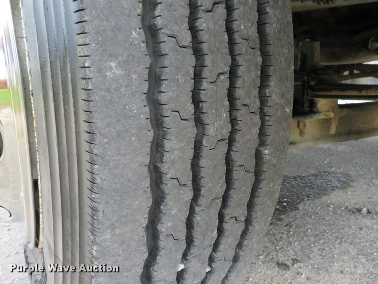 image for item DH1225 2010 Freightliner Business Class M2  utility truck