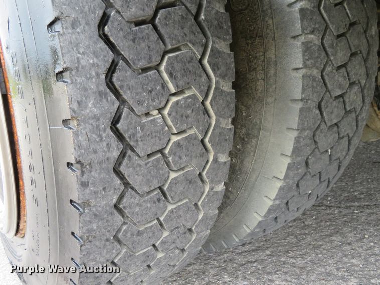 image for item DH1225 2010 Freightliner Business Class M2  utility truck