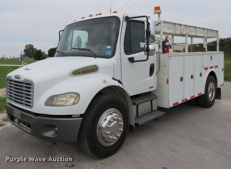 image for item DH1227 2009 Freightliner M2  utility truck