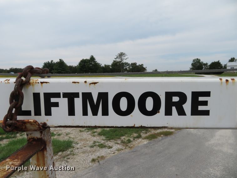 image for item DH1227 2009 Freightliner M2  utility truck