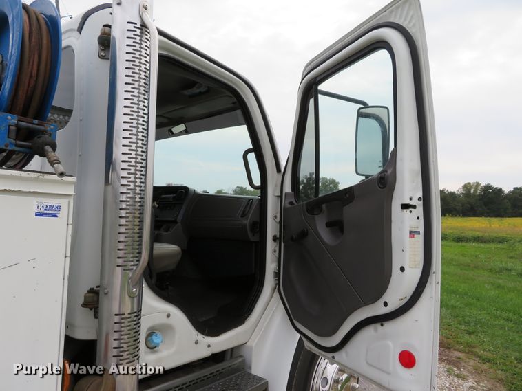 image for item DH1227 2009 Freightliner M2  utility truck
