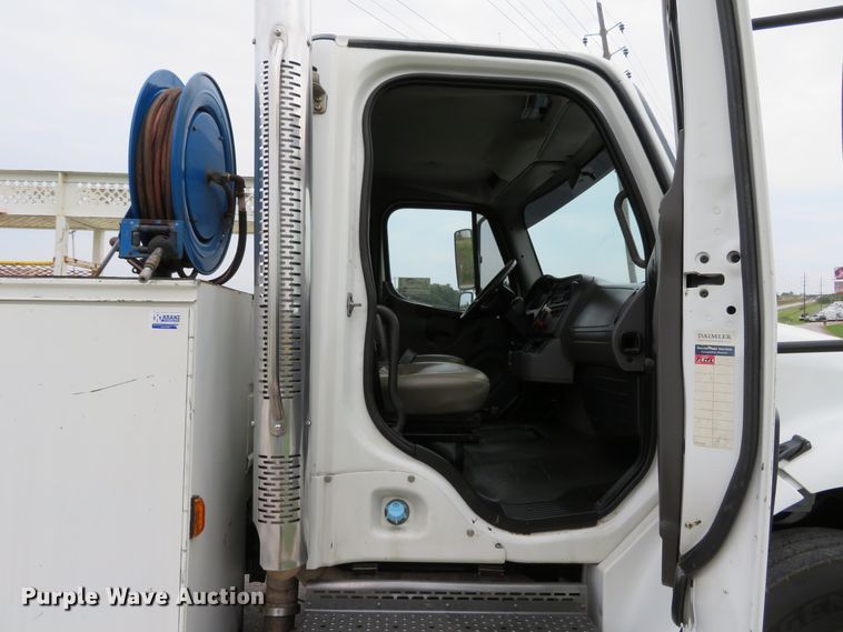 image for item DH1227 2009 Freightliner M2  utility truck