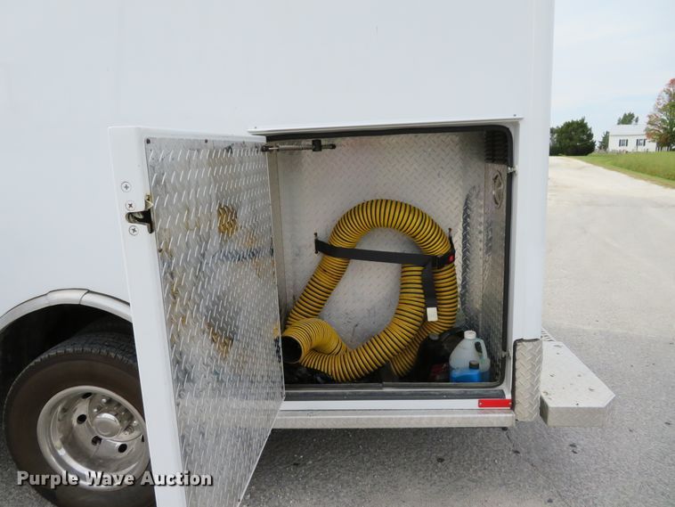 image for item DH1228 2002 Ford Econoline E450 Super Duty  ambulance