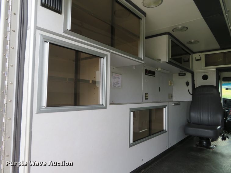 image for item DH1228 2002 Ford Econoline E450 Super Duty  ambulance