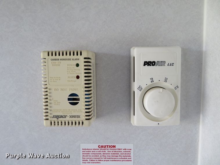 image for item DH1228 2002 Ford Econoline E450 Super Duty  ambulance