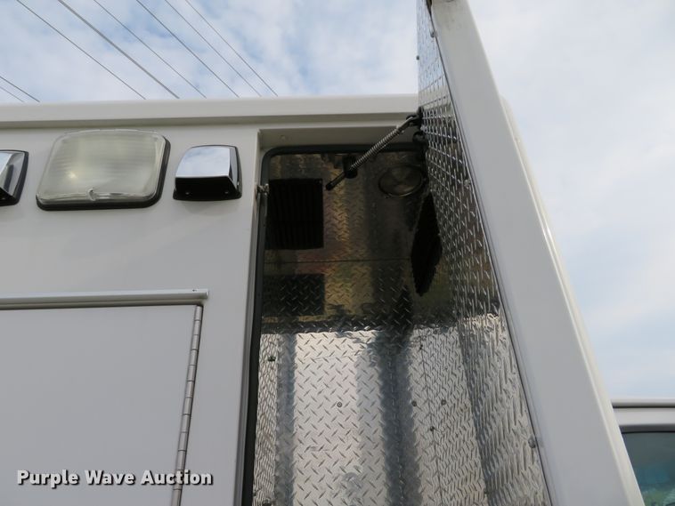image for item DH1228 2002 Ford Econoline E450 Super Duty  ambulance