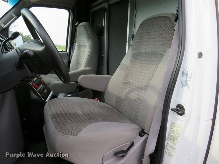 image for item DH1228 2002 Ford Econoline E450 Super Duty  ambulance