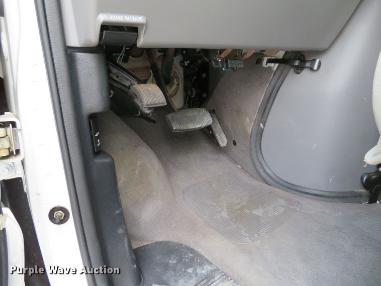 image for item DH1228 2002 Ford Econoline E450 Super Duty  ambulance