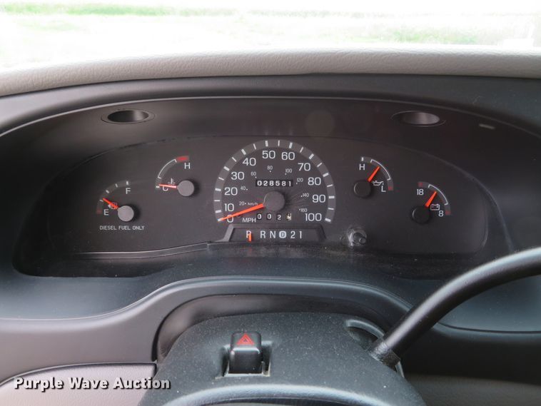 image for item DH1228 2002 Ford Econoline E450 Super Duty  ambulance