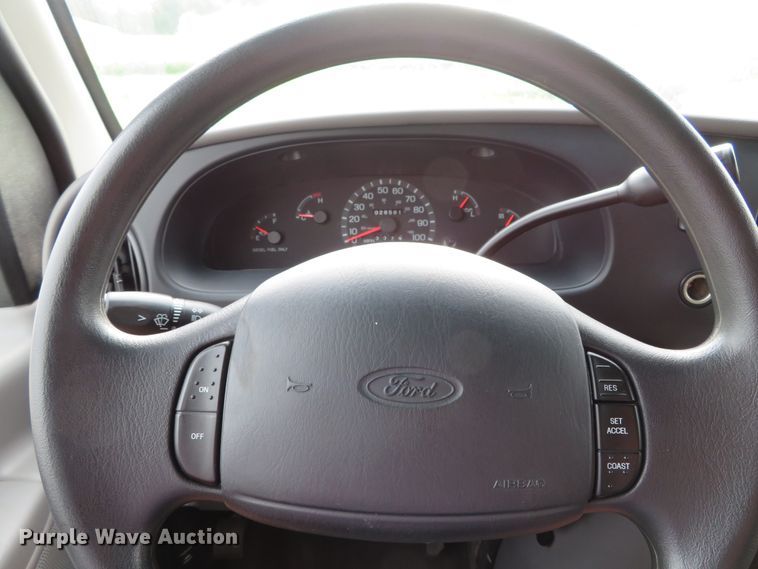 image for item DH1228 2002 Ford Econoline E450 Super Duty  ambulance