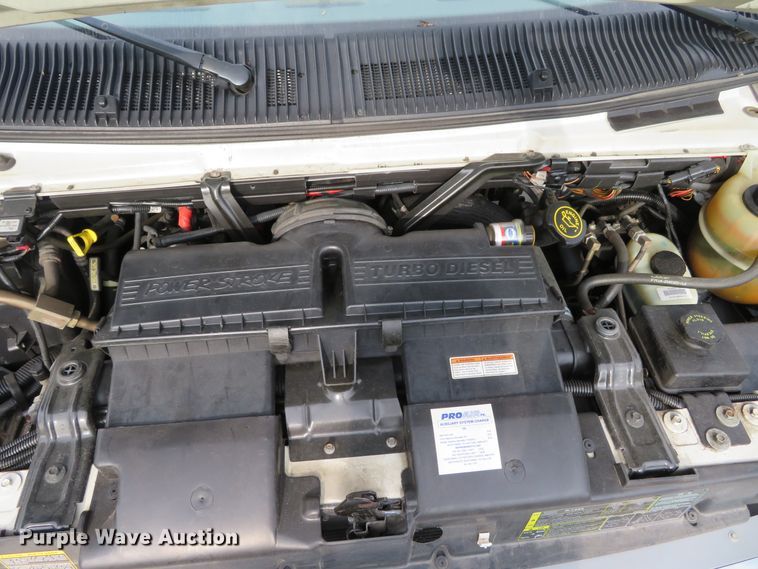 image for item DH1228 2002 Ford Econoline E450 Super Duty  ambulance