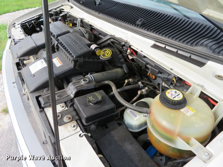 image for item DH1228 2002 Ford Econoline E450 Super Duty  ambulance