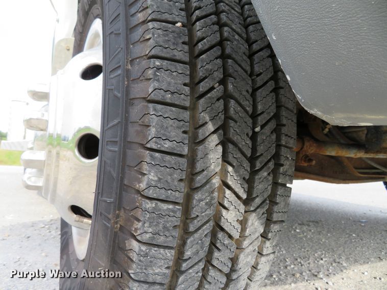 image for item DH1228 2002 Ford Econoline E450 Super Duty  ambulance