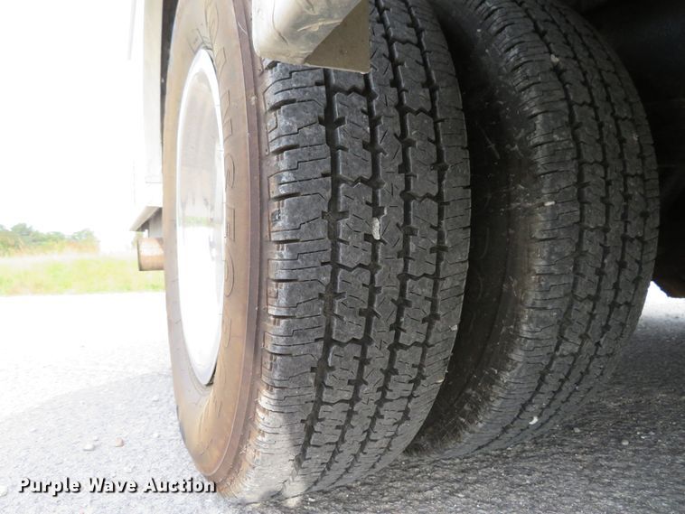 image for item DH1228 2002 Ford Econoline E450 Super Duty  ambulance