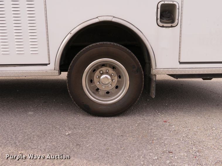 image for item DH1228 2002 Ford Econoline E450 Super Duty  ambulance